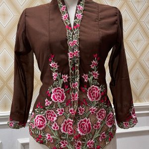 kebaya nyonya coklat